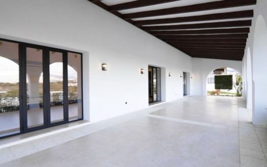 Villa de 5 dormitorios en Nueva Milla de Oro