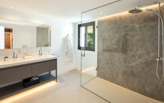 4 bedrooms Villa in Nueva Andalucia