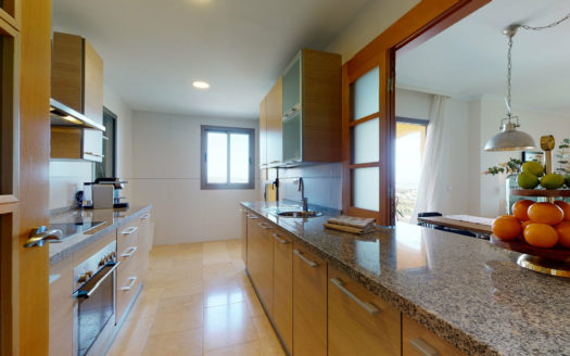 Apartamento de 3 dormitorios en Benahavis