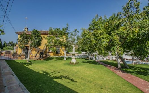 Villa de 6 dormitorios en Milla de Oro