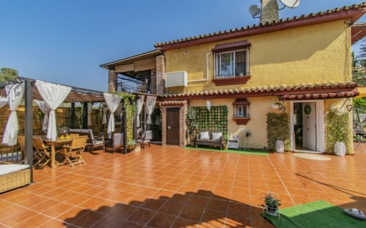 Villa de 6 dormitorios en Milla de Oro