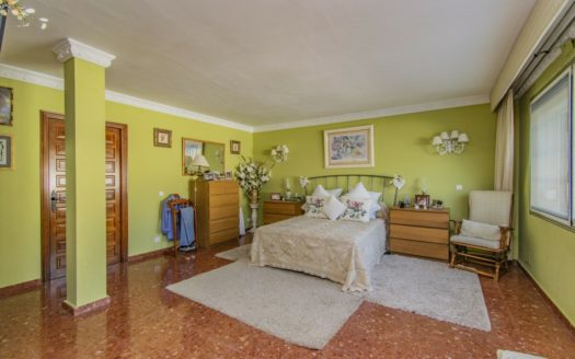 Villa de 6 dormitorios en Milla de Oro