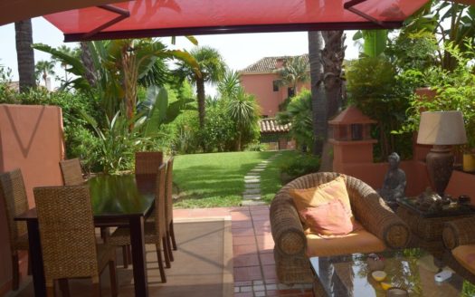 5 bedrooms Townhouse in Milla de Oro