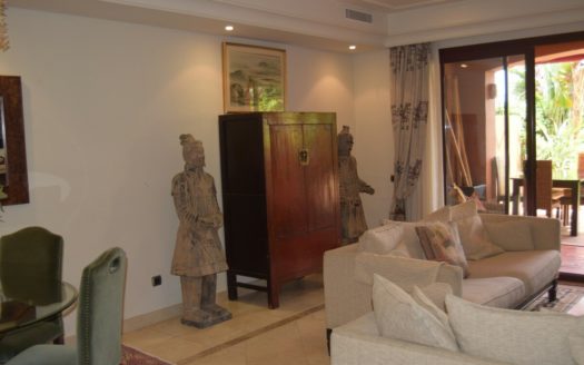 5 bedrooms Townhouse in Milla de Oro