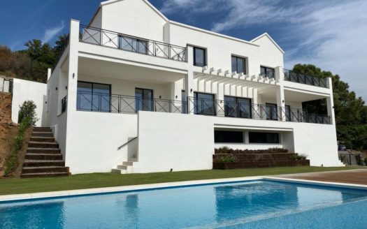 4 bedrooms Villa in Benahavis