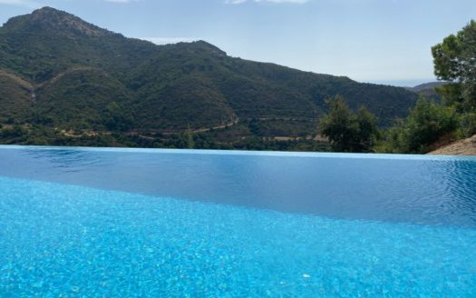 4 bedrooms Villa in Benahavis