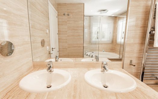 3 bedrooms Apartment in Nueva Andalucia