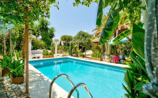 15 bedrooms Villa in Nueva Andalucia