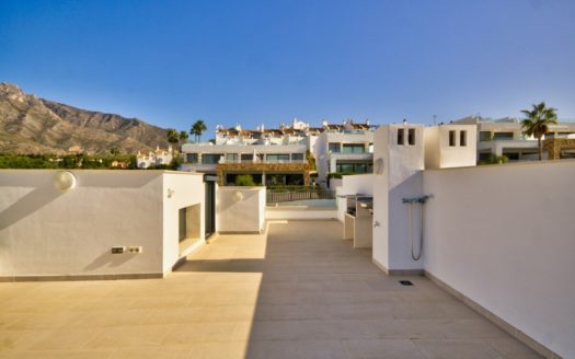 4 bedrooms Townhouse in Milla de Oro