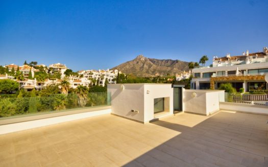 4 bedrooms Townhouse in Milla de Oro