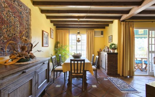 Adosado de 3 dormitorios en Benahavis