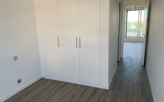 Ático de 2 dormitorios en Nueva Milla de Oro