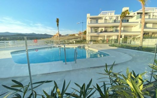 Ático de 2 dormitorios en Nueva Milla de Oro