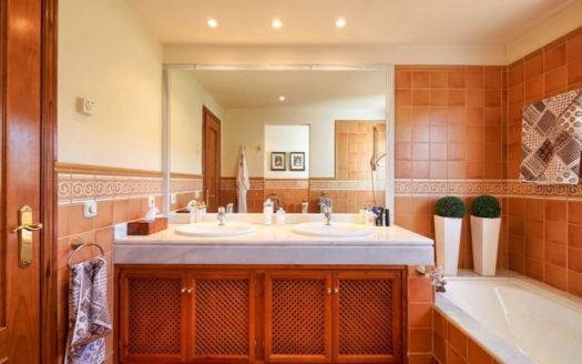 Apartamento de 3 dormitorios en Benahavis