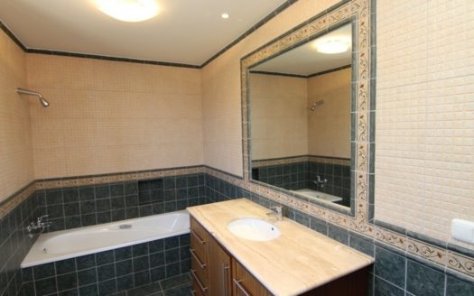 5 bedrooms Villa in Benahavis