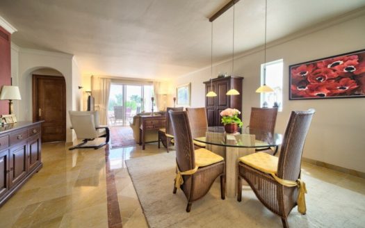 2 bedrooms Apartment in Benahavis