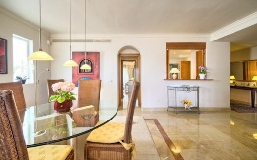 2 bedrooms Apartment in Benahavis