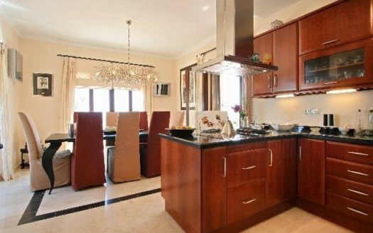 4 bedrooms Villa in Benahavis