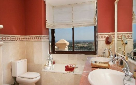 4 bedrooms Villa in Benahavis