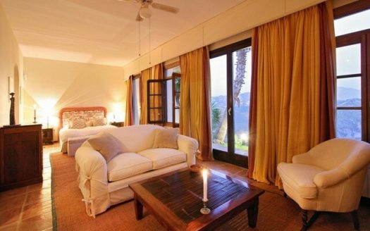 3 bedrooms Villa in Benahavis