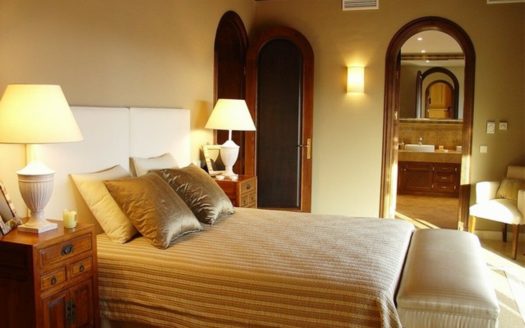 5 bedrooms Villa in Benahavis