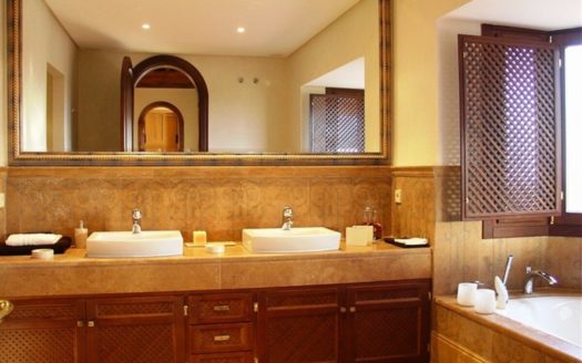 5 bedrooms Villa in Benahavis