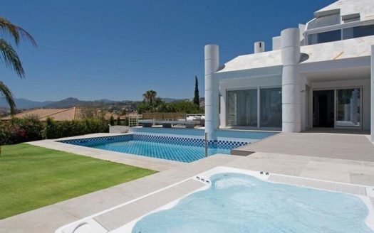 6 bedrooms Villa in Nueva Andalucia