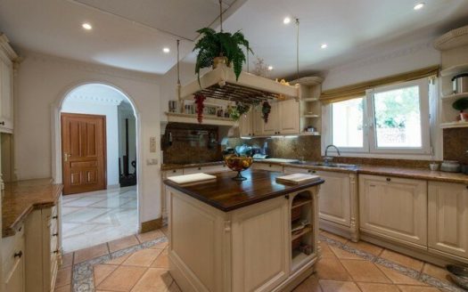 5 bedrooms Villa in Nueva Andalucia