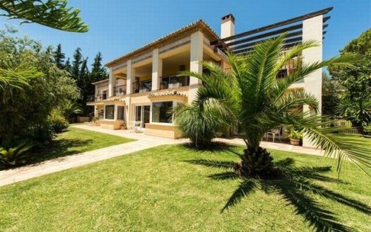 5 bedrooms Villa in Nueva Andalucia