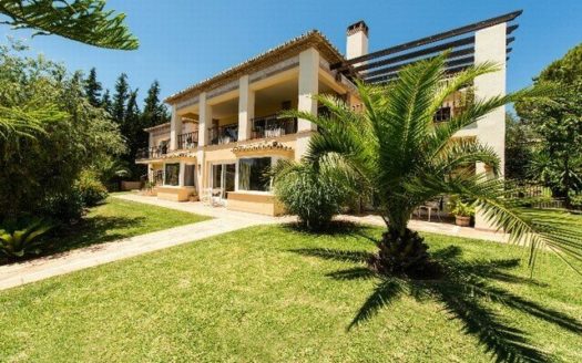 5 bedrooms Villa in Nueva Andalucia
