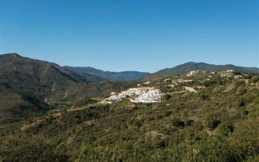 Adosado de 3 dormitorios en  Benahavis
