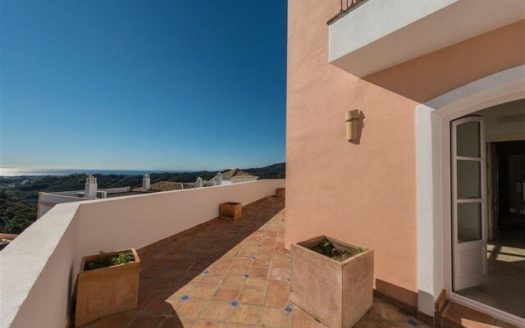 Adosado de 3 dormitorios en  Benahavis