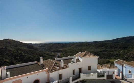 Adosado de 3 dormitorios en  Benahavis