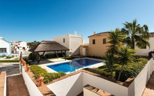 Adosado de 3 dormitorios en  Benahavis