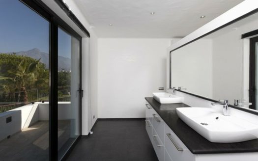 4 bedrooms Villa in Nueva Andalucia