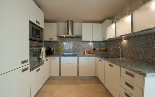 2 bedrooms Apartment in Benahavis