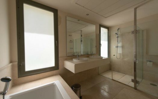 2 bedrooms Apartment in Benahavis