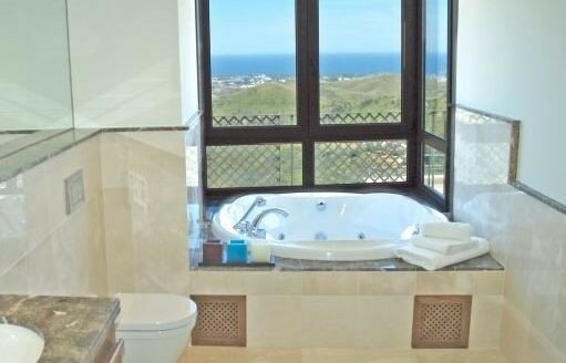 5 bedrooms Villa in Benahavis