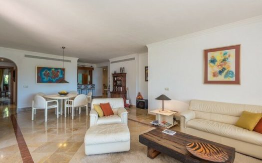 3 bedrooms Apartment in Benahavis