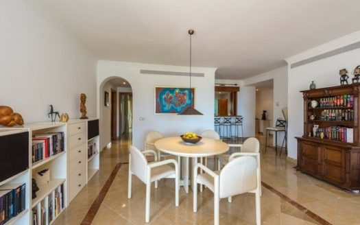 3 bedrooms Apartment in Benahavis