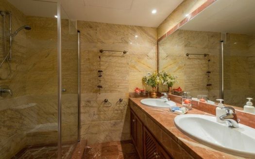 3 bedrooms Apartment in Benahavis