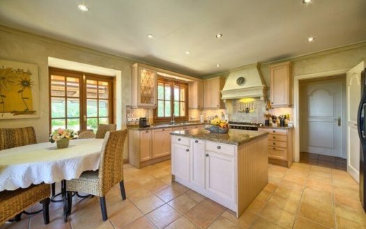 4 bedrooms Villa in Benahavis