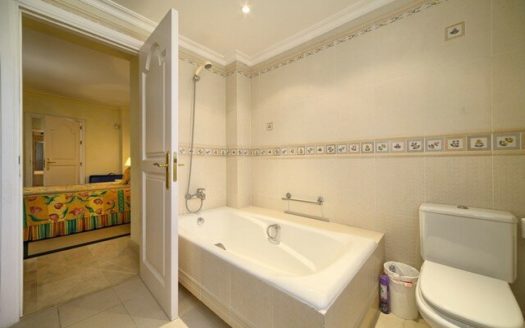 4 bedrooms Villa in Benahavis