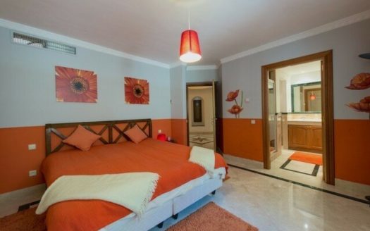 5 bedrooms Villa in Nueva Andalucia