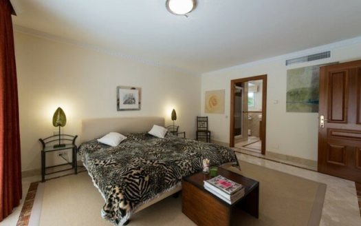 5 bedrooms Villa in Nueva Andalucia