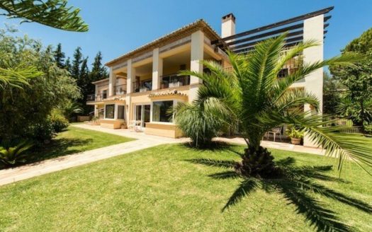 5 bedrooms Villa in Nueva Andalucia