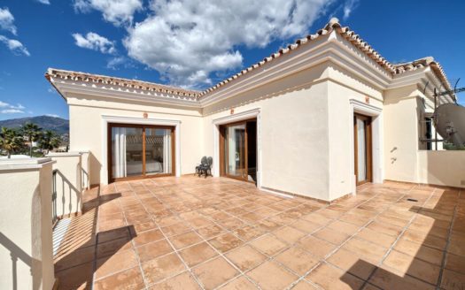 5 bedrooms Villa in Benahavis