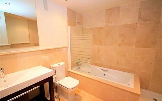 Apartamento de 2 dormitorios en Benahavis