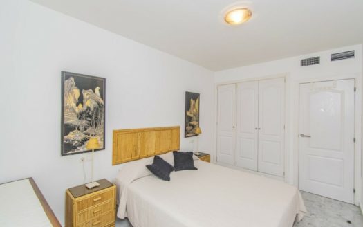 Ático de 2 dormitorios en Milla de Oro