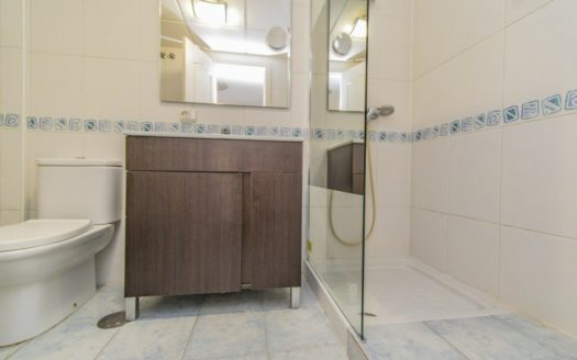 Ático de 2 dormitorios en Milla de Oro